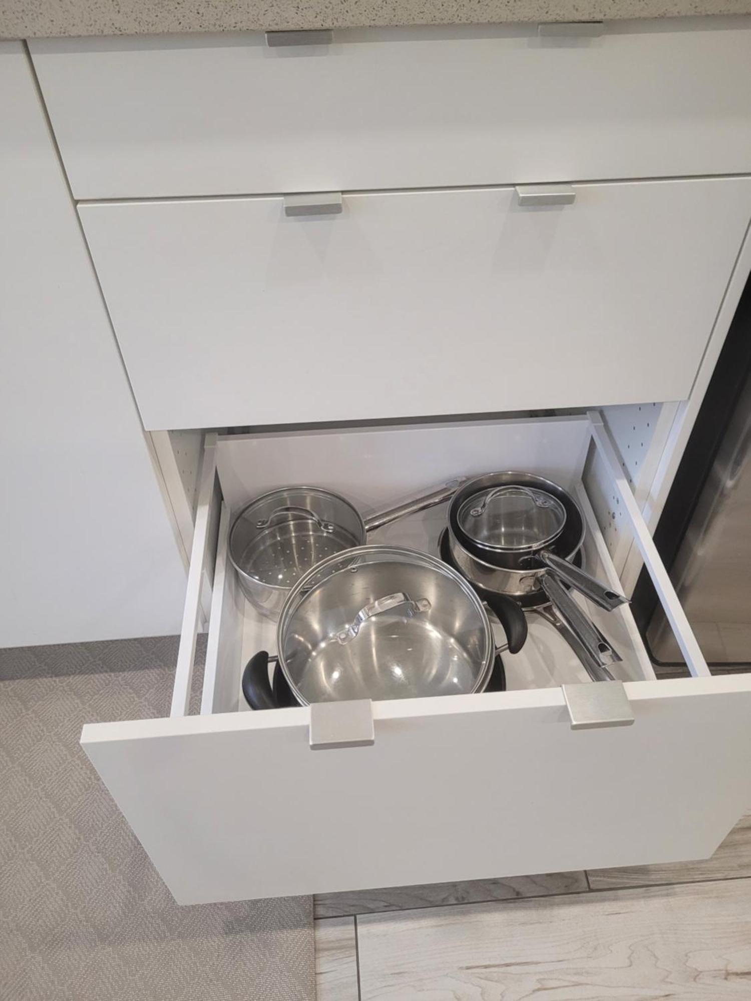 Modern Studio With Kitchenette And Bath Guelph Kültér fotó